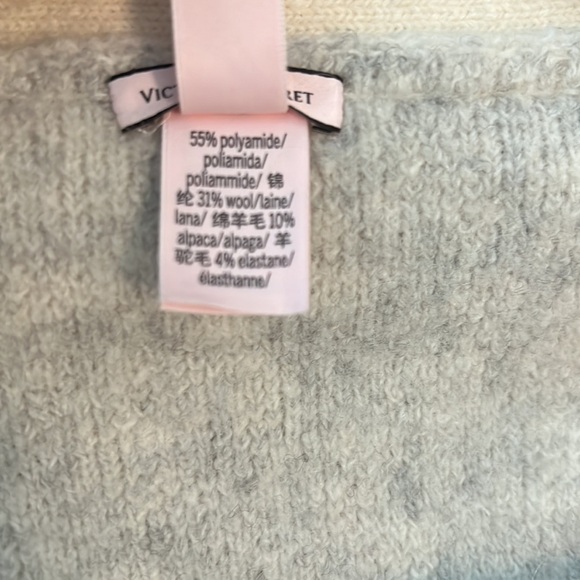 Victoria secret sweater - Picture 5 of 6